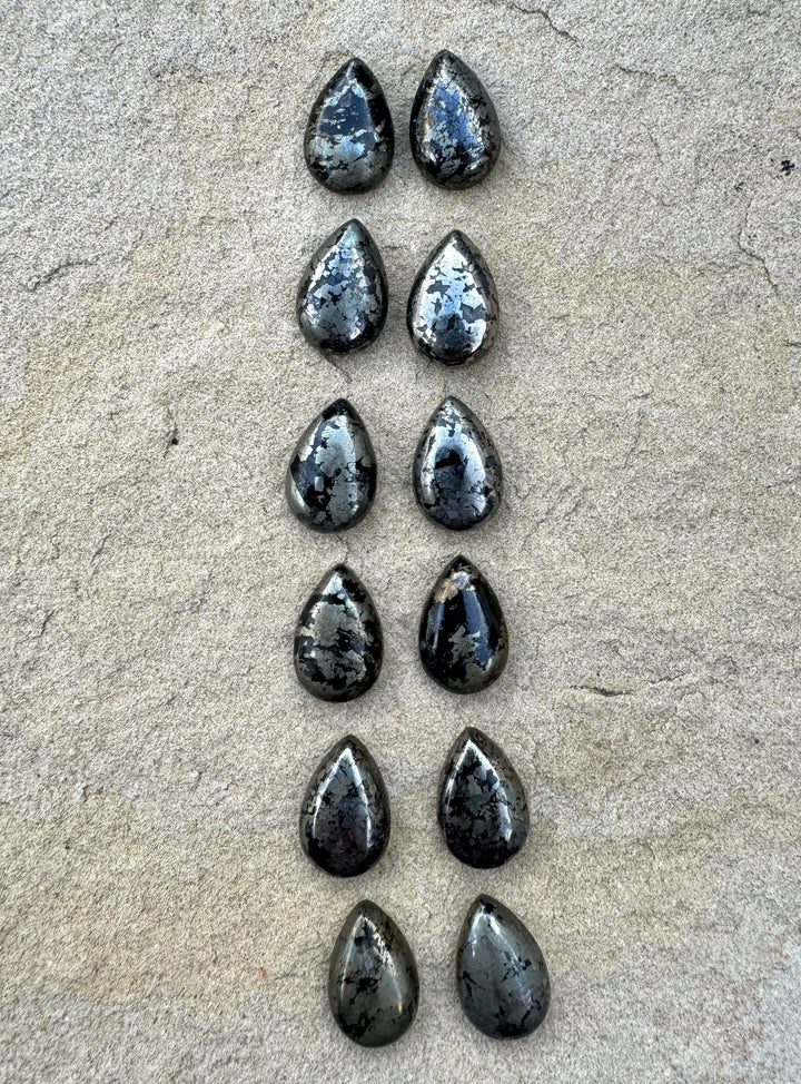 Apache Gold (Arizona) 10x15mm Teardrop Cabochons Package