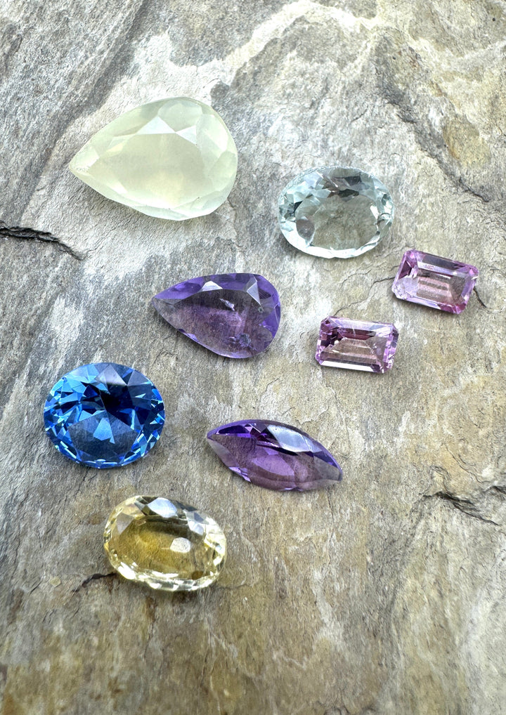 CLOSEOUT LOT of 8 Mixed Faceted Gemstones - Mixed Lots