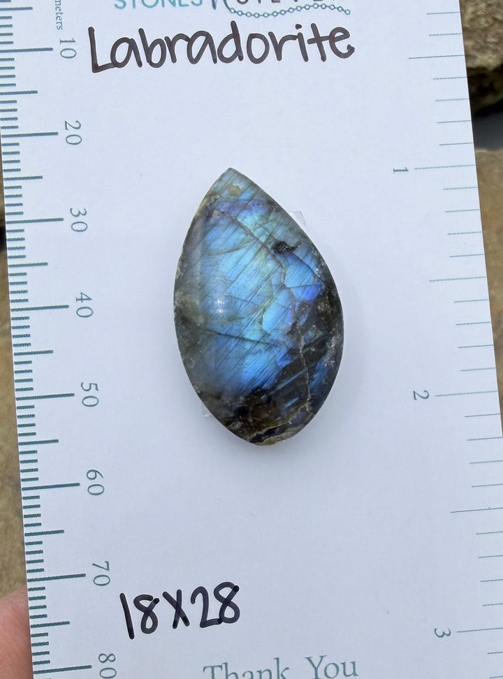 Flashy Labradorite Focal Pendant Bead 18x28mm - Labradorite