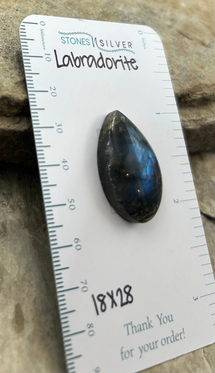 Flashy Labradorite Focal Pendant Bead 18x28mm - Labradorite