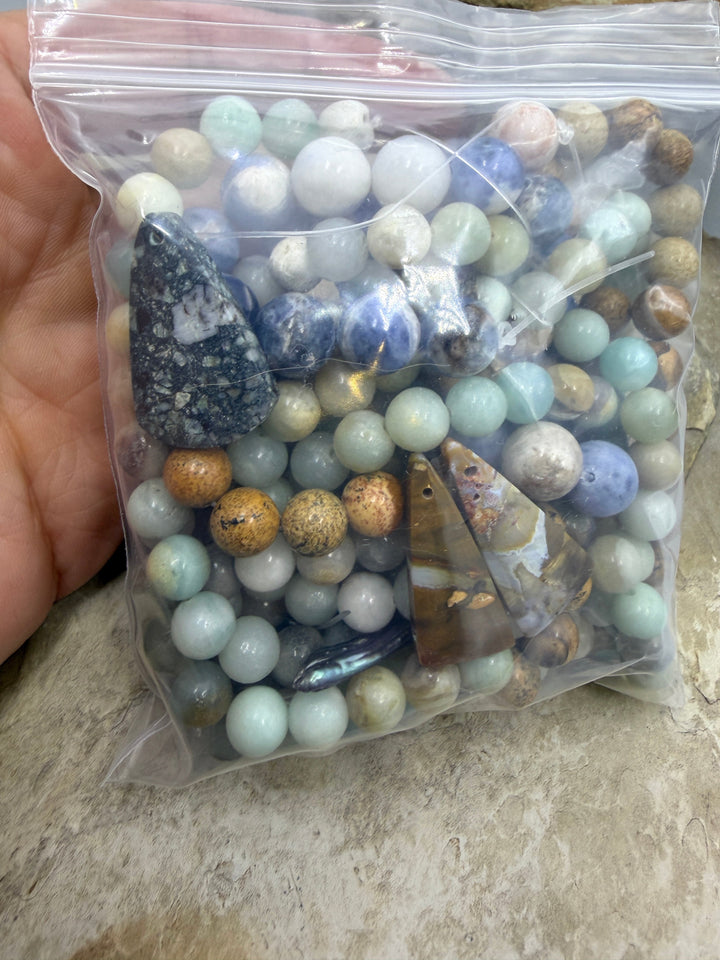 FRIDAY BARGAIN BONUS LOT of Bead Strands Focal Pendant