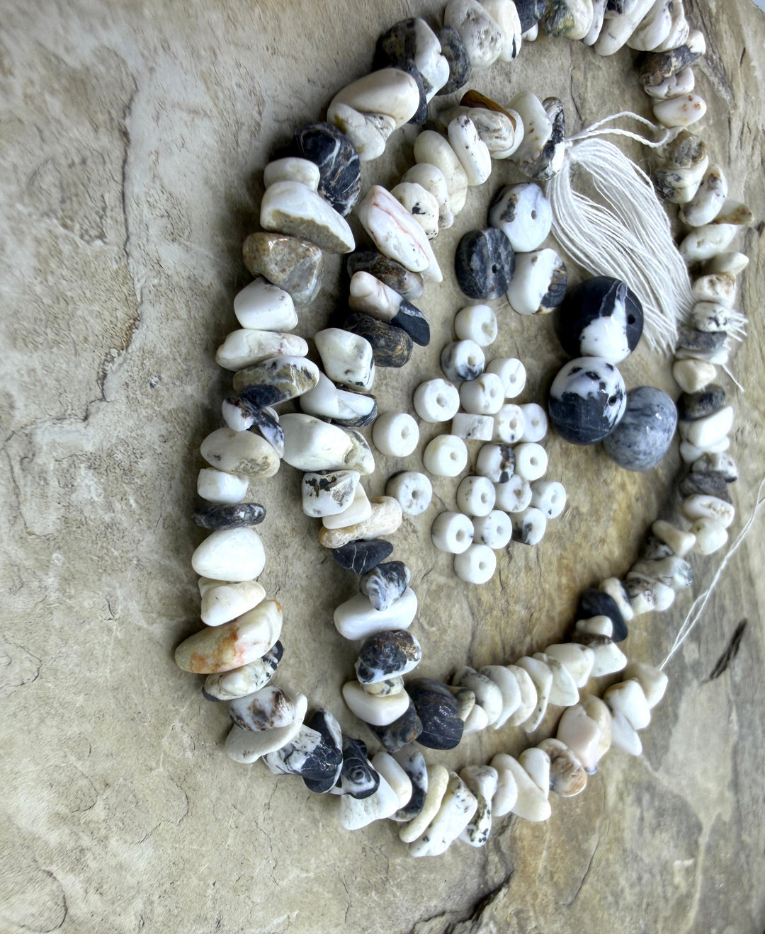 FRIDAY BARGAIN BUY LOT of Mixed White Buffalo Beads - White