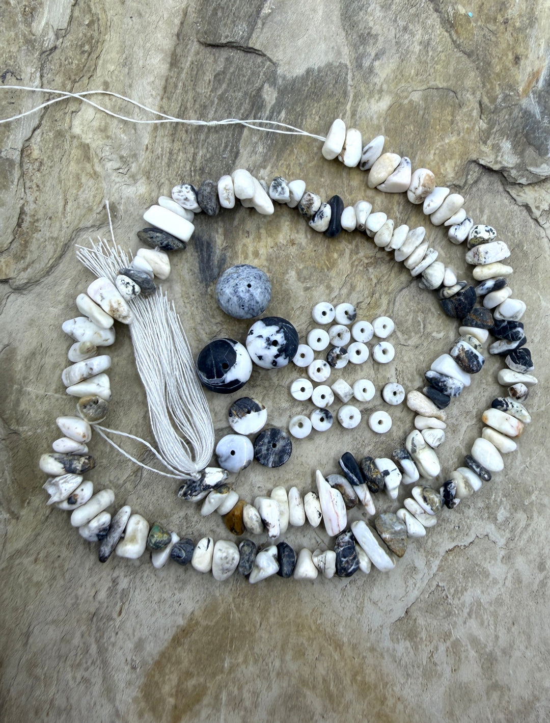 FRIDAY BARGAIN BUY LOT of Mixed White Buffalo Beads - White