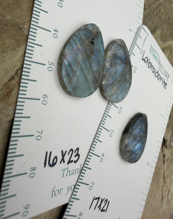 FRIDAY BARGAIN Flashy Labradorite Focal Pendant Bead