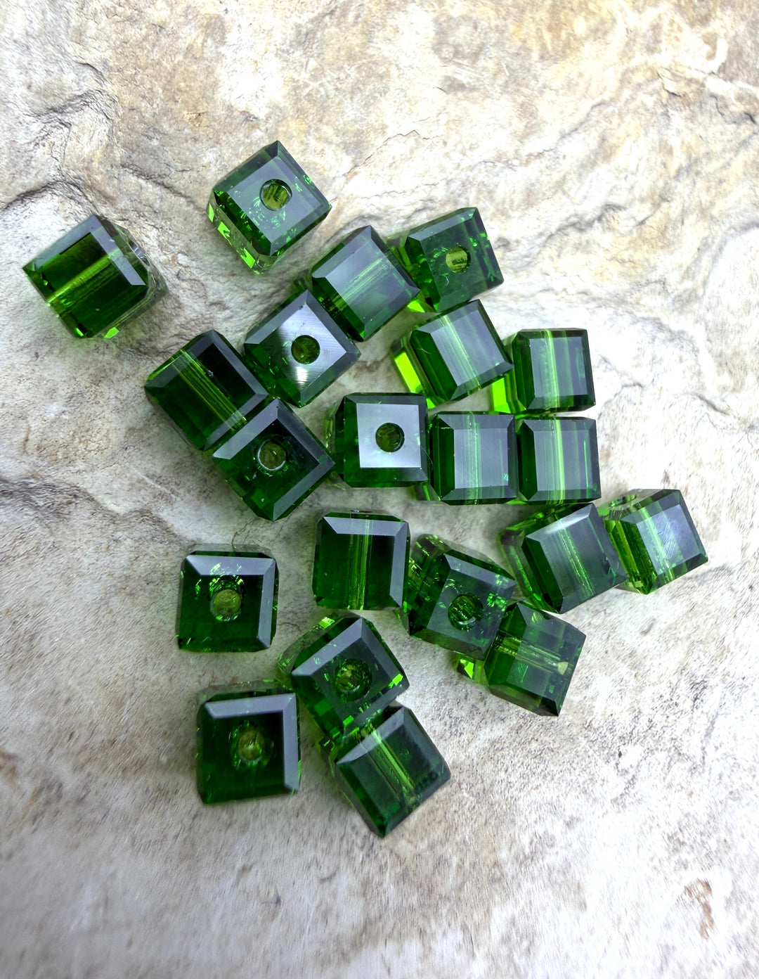 FRIDAY BARGAIN LOT of 20 ’Fern Green’ Swarovski Crystal 4mm