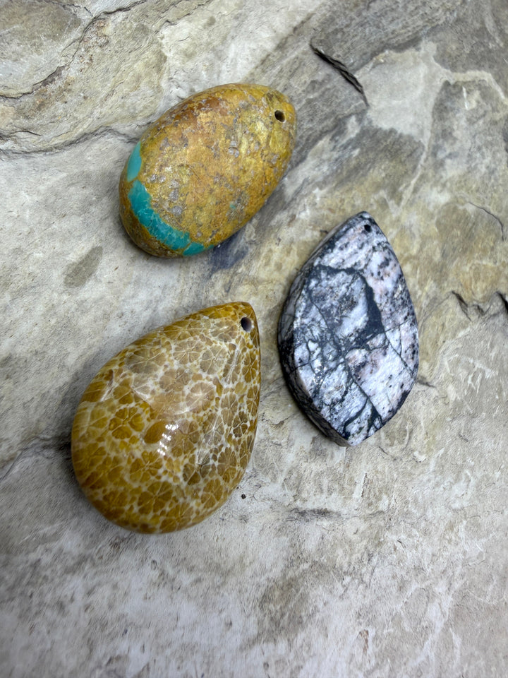FRIDAY BARGAIN LOT of 3 Focal Pendant Beads Royston