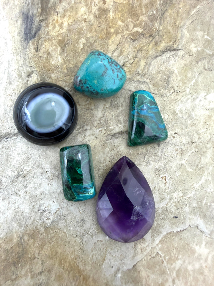 FRIDAY BARGAIN LOT of 5 Mixed Cabochons Malachite