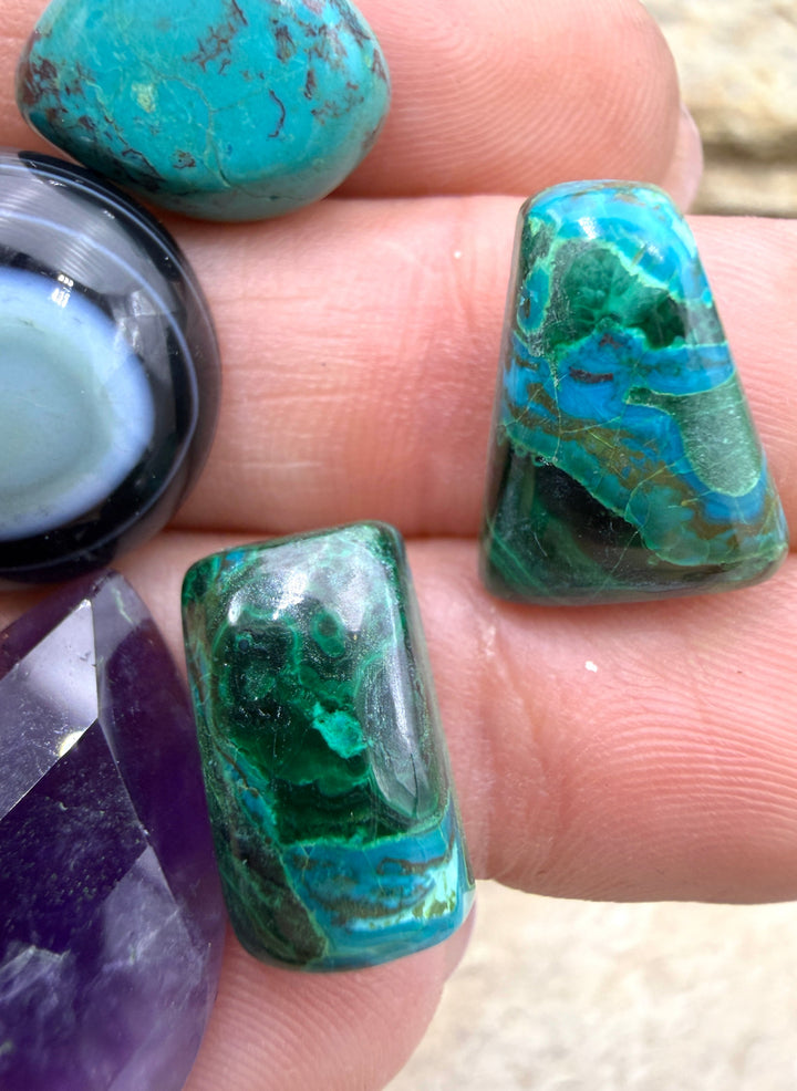 FRIDAY BARGAIN LOT of 5 Mixed Cabochons Malachite