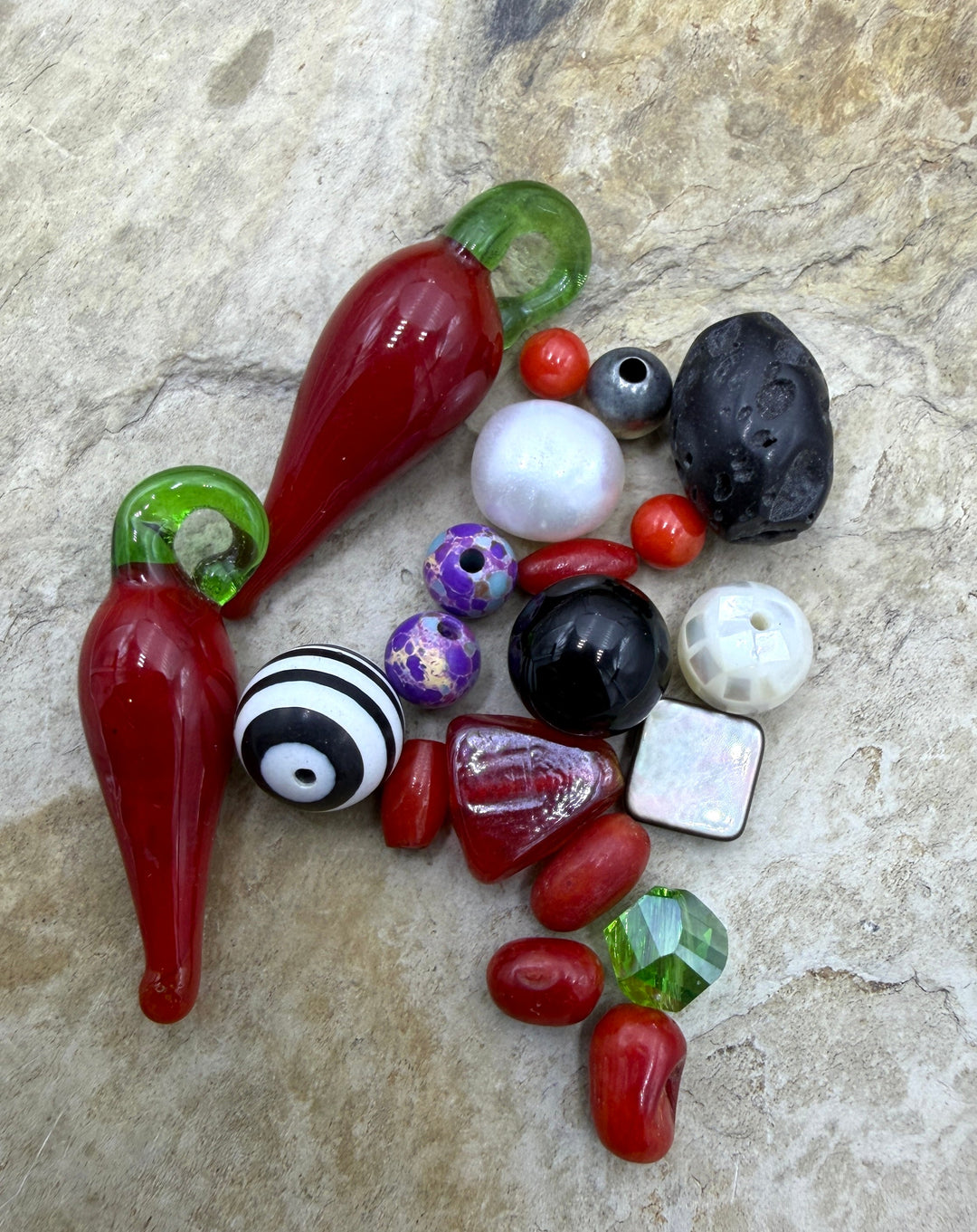 FRIDAY BARGAIN LOT of Mixed Beads Wild Horse Glass Spiny