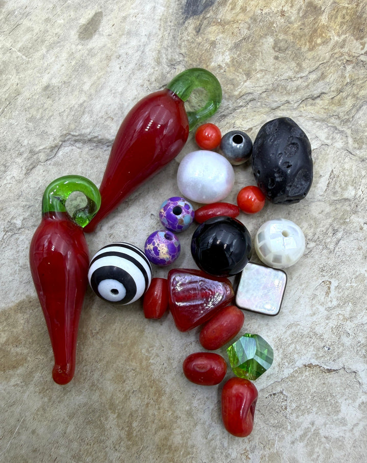 FRIDAY BARGAIN LOT of Mixed Beads Wild Horse Glass Spiny