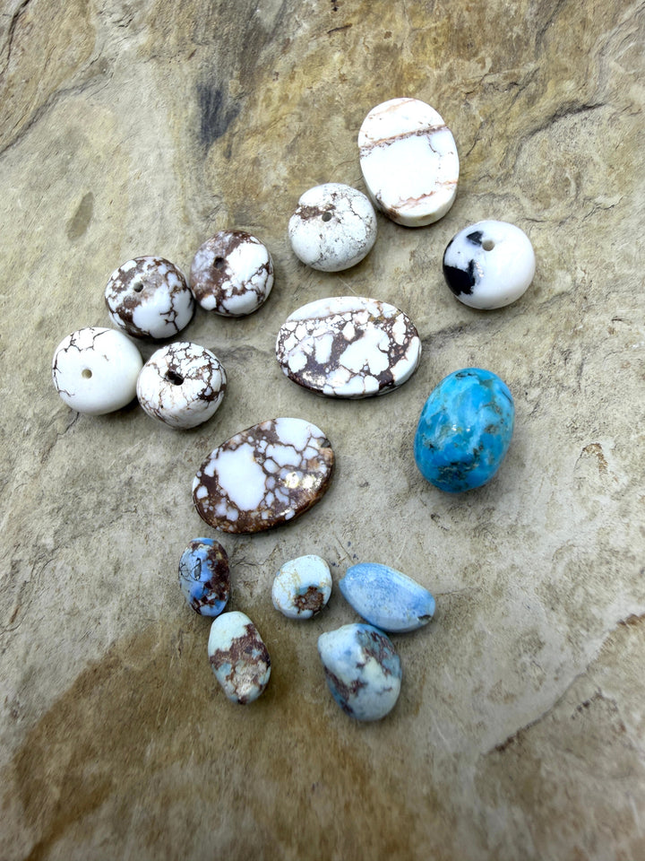 FRIDAY BARGAIN LOT of Mixed Premium Beads Wild Horse Golden