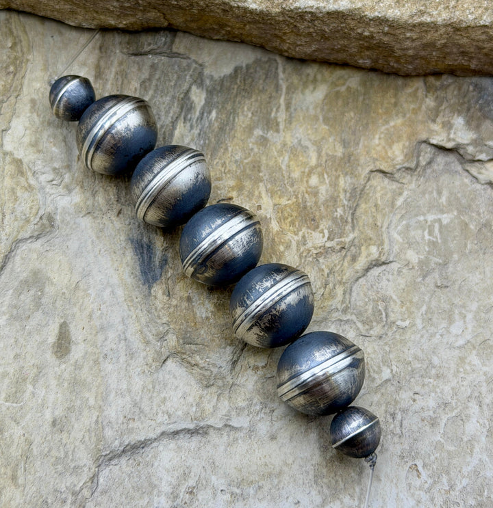 FRIDAY ESTATE FIND BIG Sterling Silver Navajo Pearl 7 Bead
