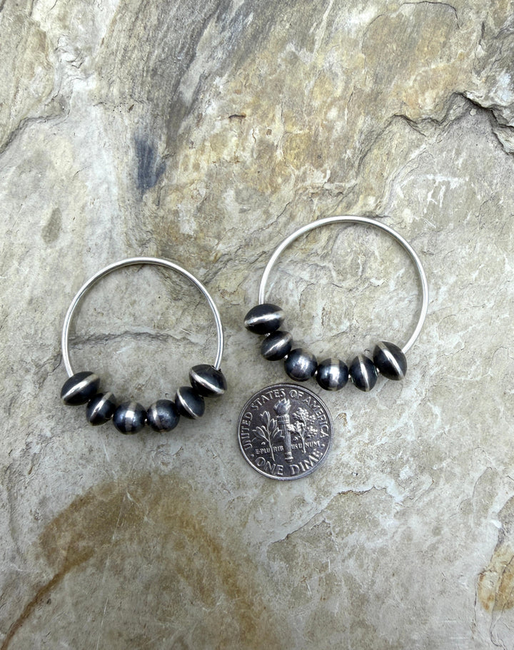 FRIDAY ESTATE FIND Sterling Silver 30mm Closed Ring with 6