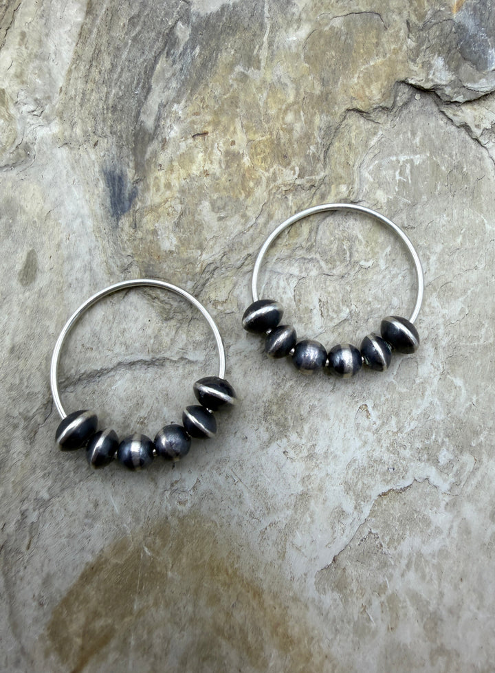 FRIDAY ESTATE FIND Sterling Silver 30mm Closed Ring with 6
