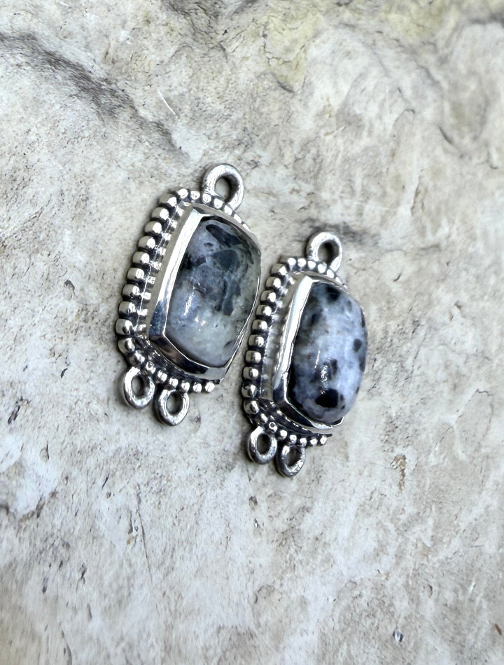 FRIDAY ESTATE FIND Sterling Silver and White Buffalo Pair