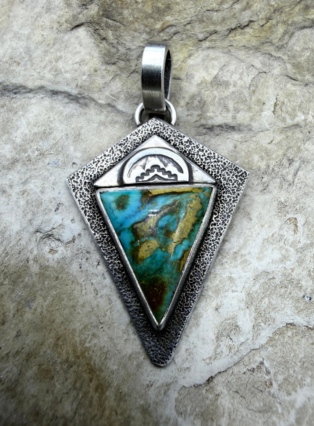 FRIDAY ESTATE FIND Sterling Silver Turquoise Native
