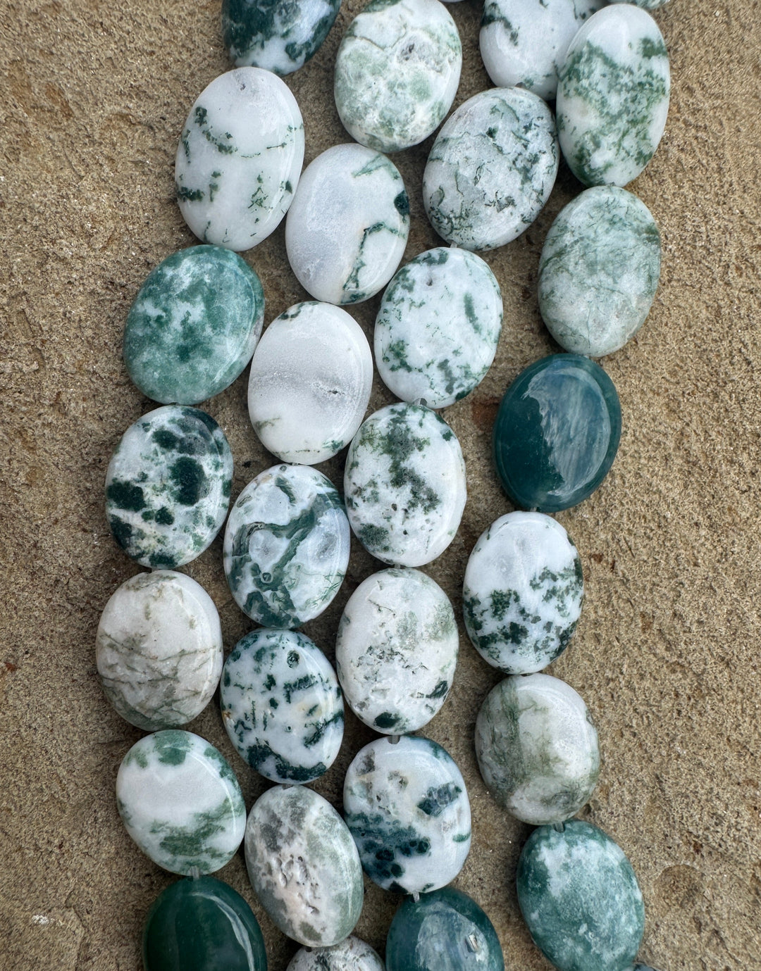 Green and White Dendritic Agate 13x17mm Oval Beads 16 inch