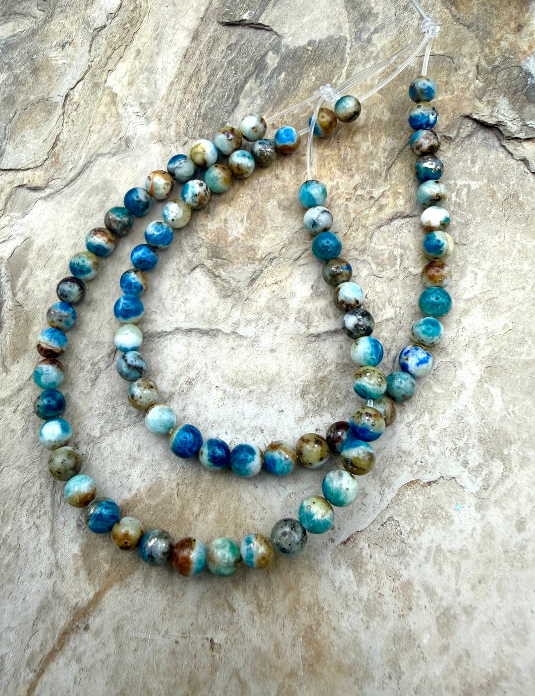 High Grade Hackmanite (Afghanistan) 5mm Round Beads 8 Inch