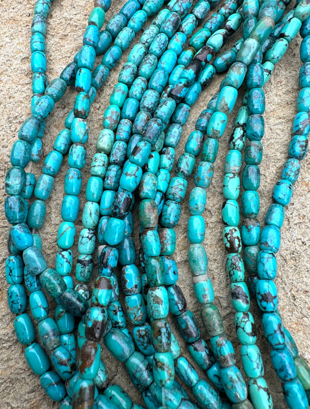 Hubei Turquoise (China) 4x6mm Barrel Shaped Beads (16 inch