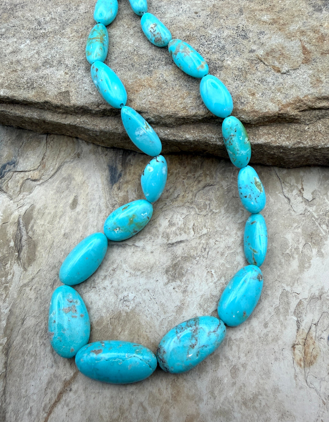Kingman Turquoise (Arizona) BIG Graduated Smooth Oval