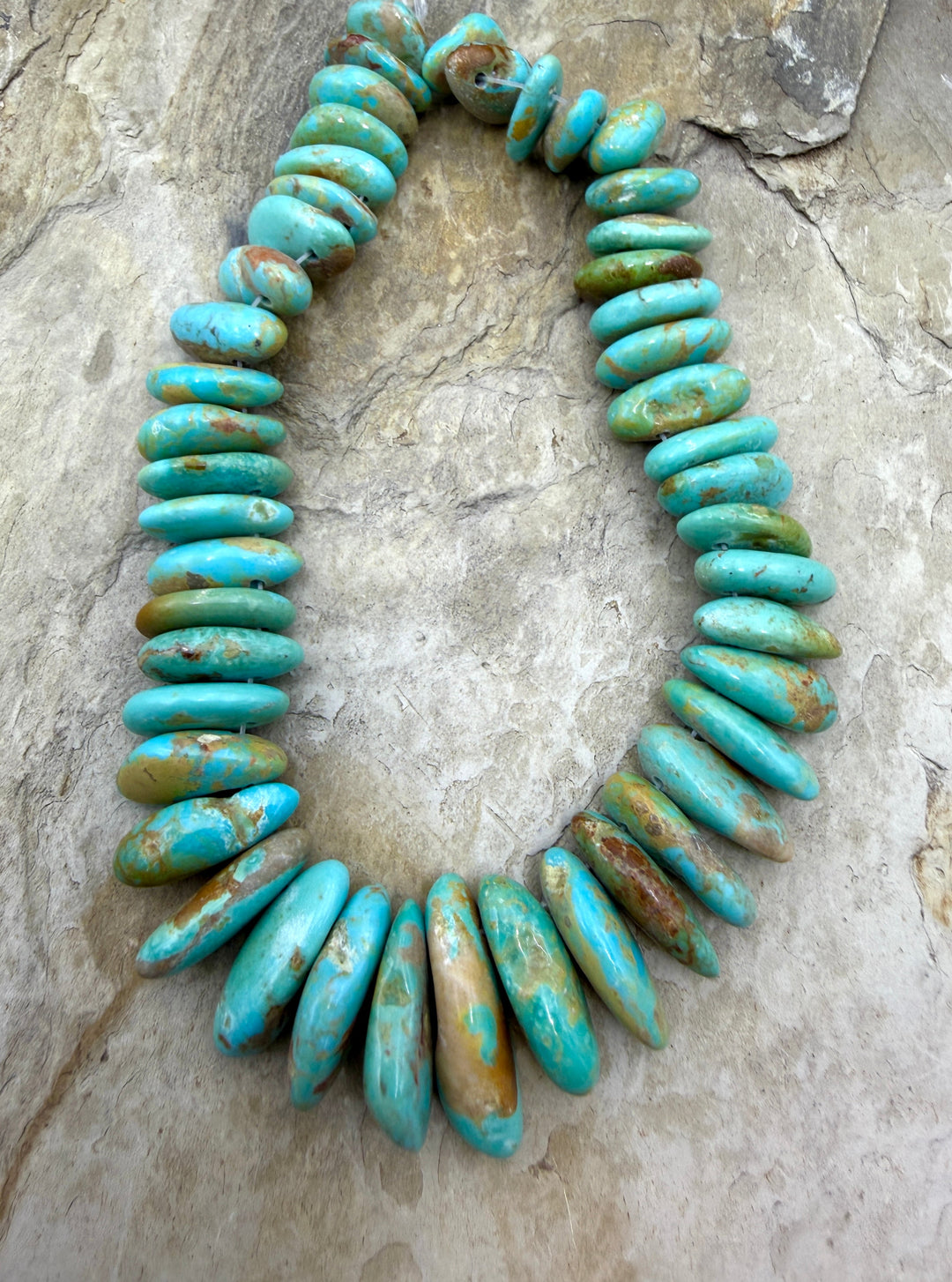 Kingman Turquoise (Arizona) Graduated Focal Strand