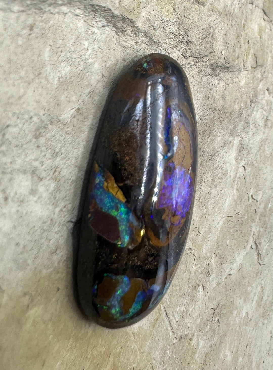 Natural Boulder Opal with lots of fire 29.15 carats - Opal