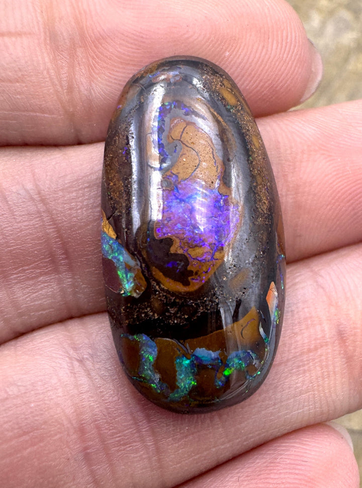 Natural Boulder Opal with lots of fire 29.15 carats - Opal