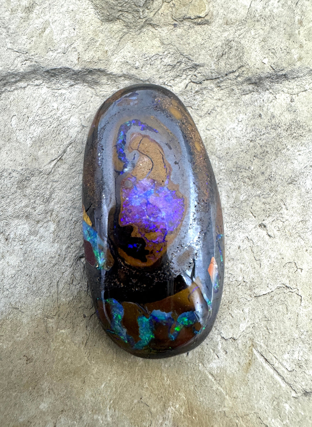 Natural Boulder Opal with lots of fire 29.15 carats - Opal