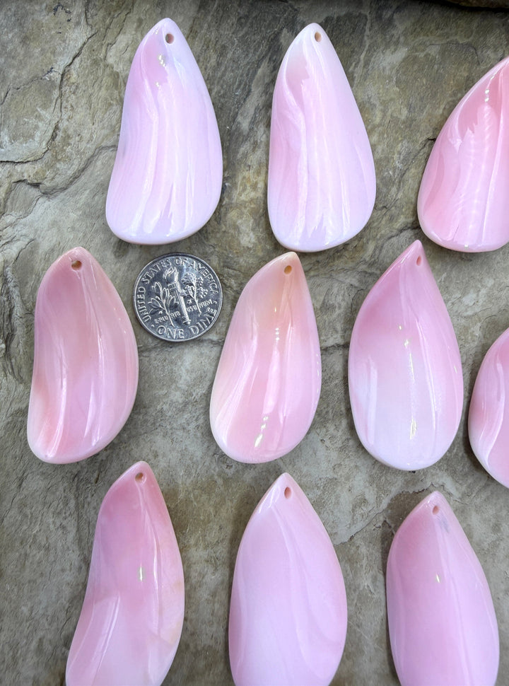 Natural Pink Queen Conch Freeform Pendant Beads 24x40mm