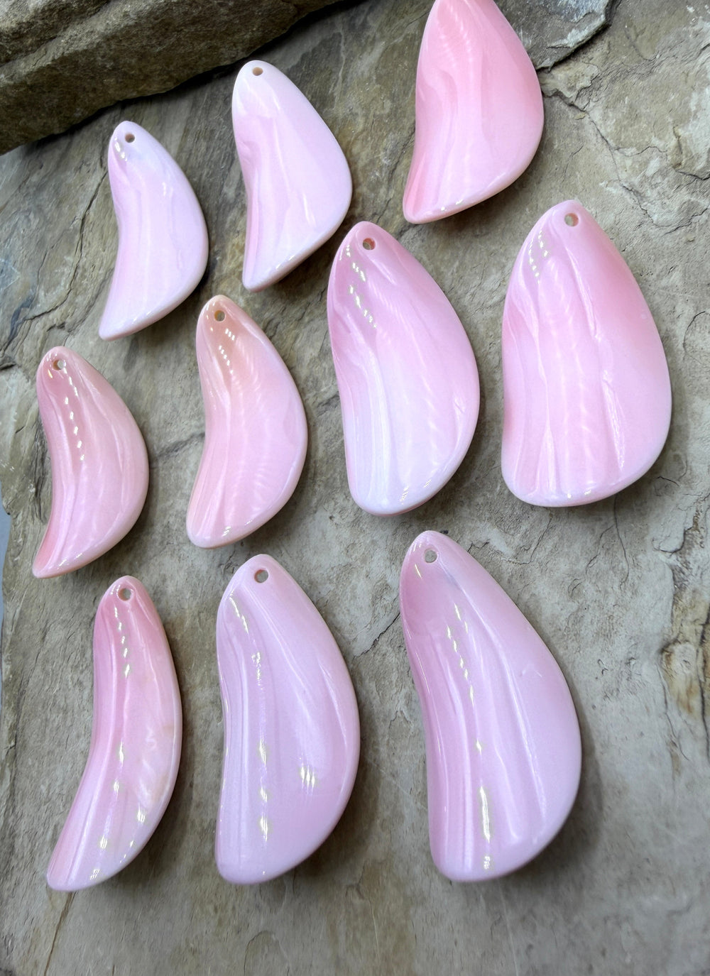 Natural Pink Queen Conch Freeform Pendant Beads 24x40mm