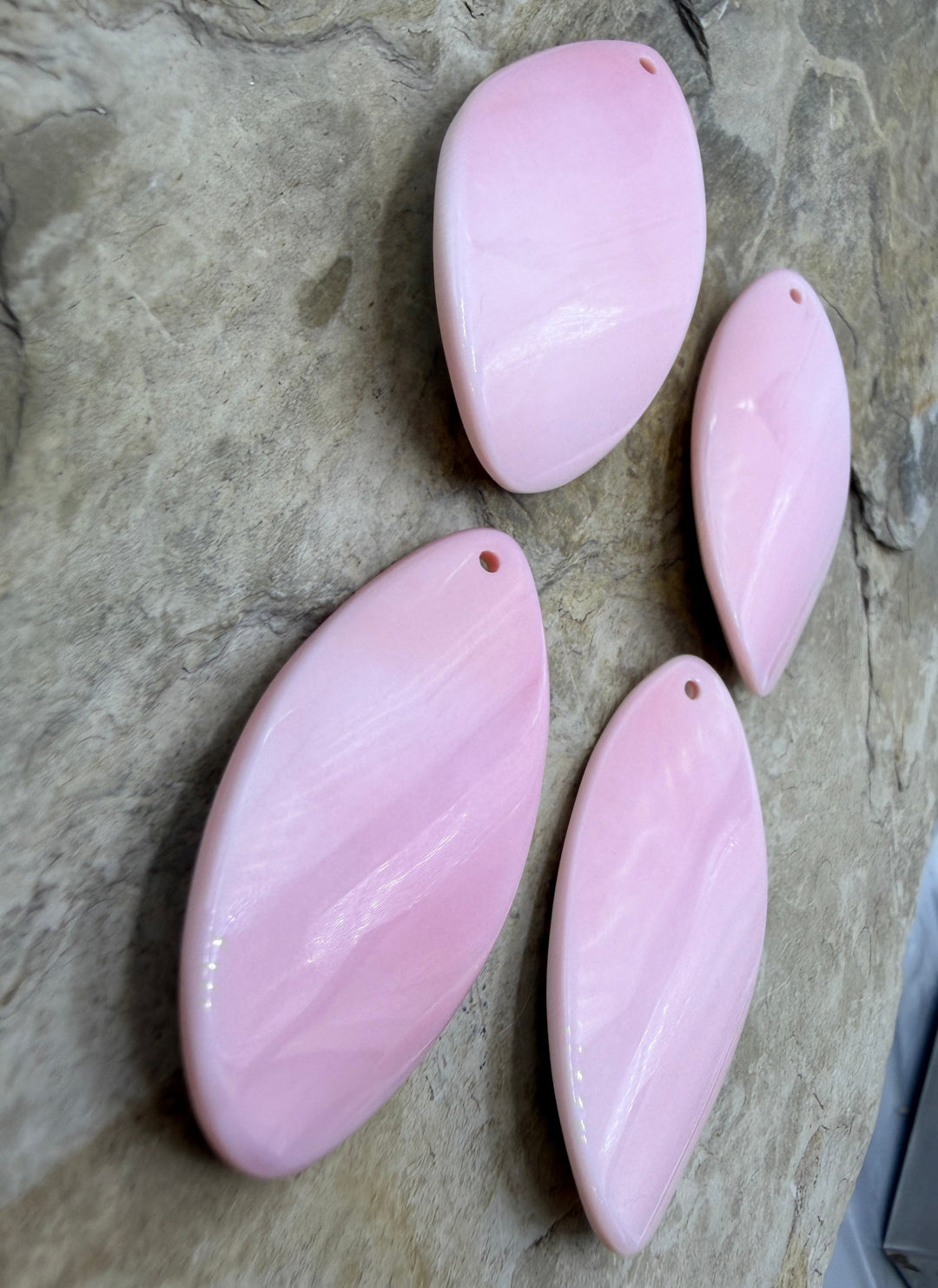 Pink Queen Conch Teardrop Focal Pendant Beads 25x45mm