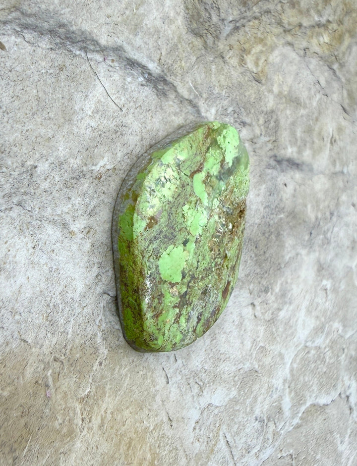 RARE Gaspeite (Canada) Freeform Cabochon 17x24mm - Gaspeite