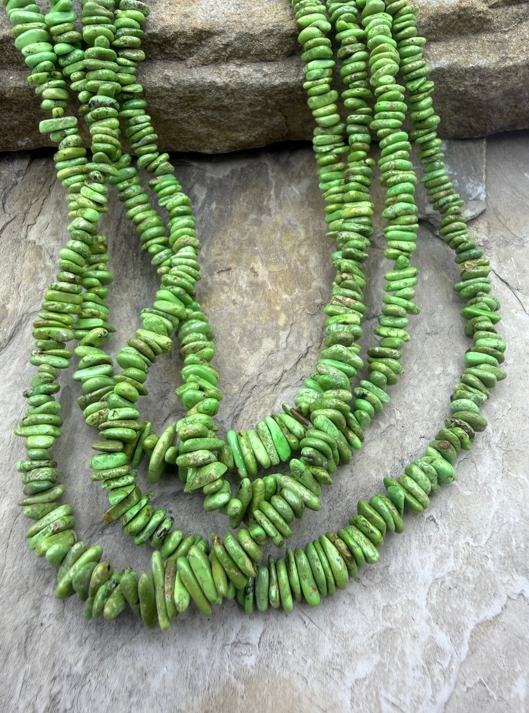 RARE Gaspeite (Canada) Graduated 4-7mm Flat Chip Beads 16
