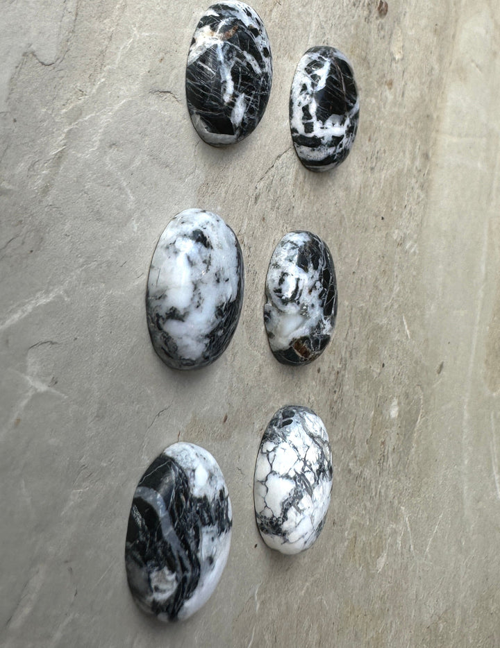 RARE High Quality White Buffalo Calibrated Oval 12x16mm