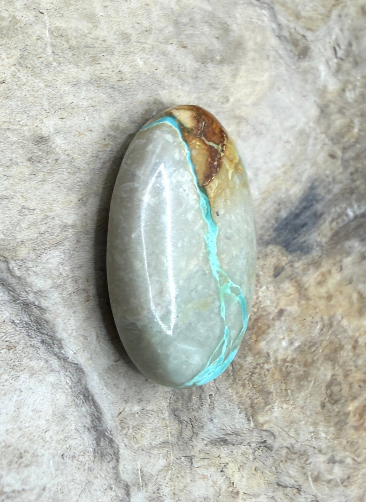 RARE Royston Ribbon Turquoise (NV) 16x24mm Oval Focal Bead