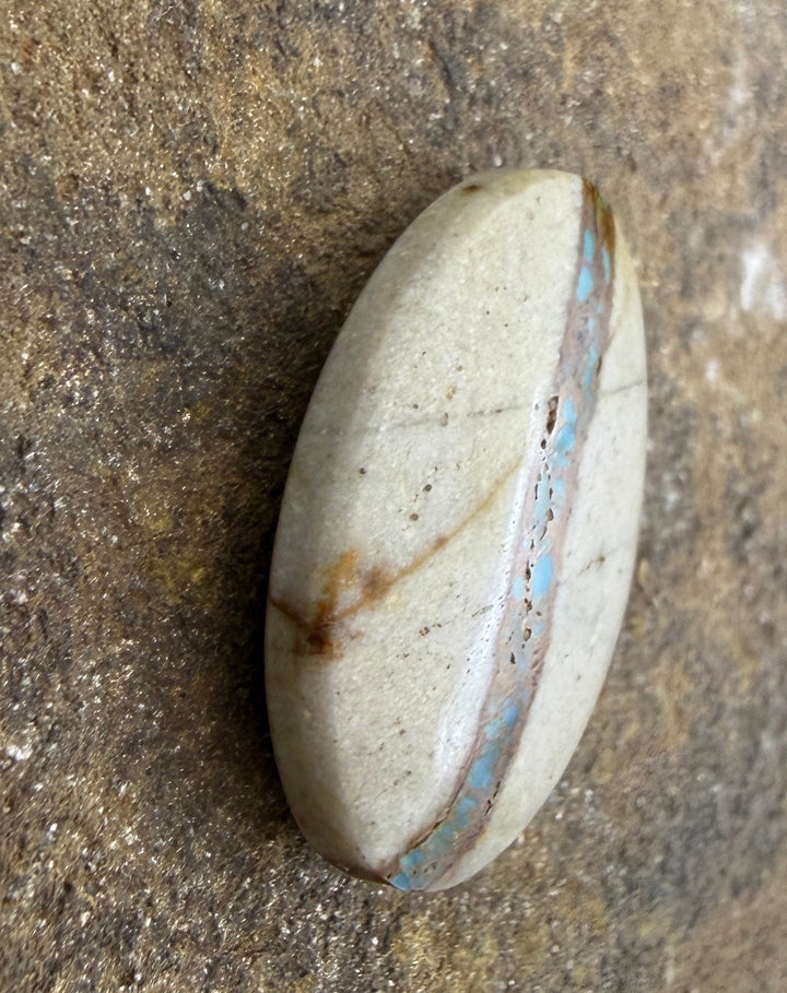 RARE Royston Ribbon Turquoise (NV) 20x28mm Oval Focal Bead