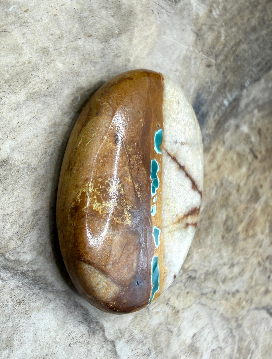 RARE Royston Ribbon Turquoise (NV) 22x30mm Oval Focal Bead