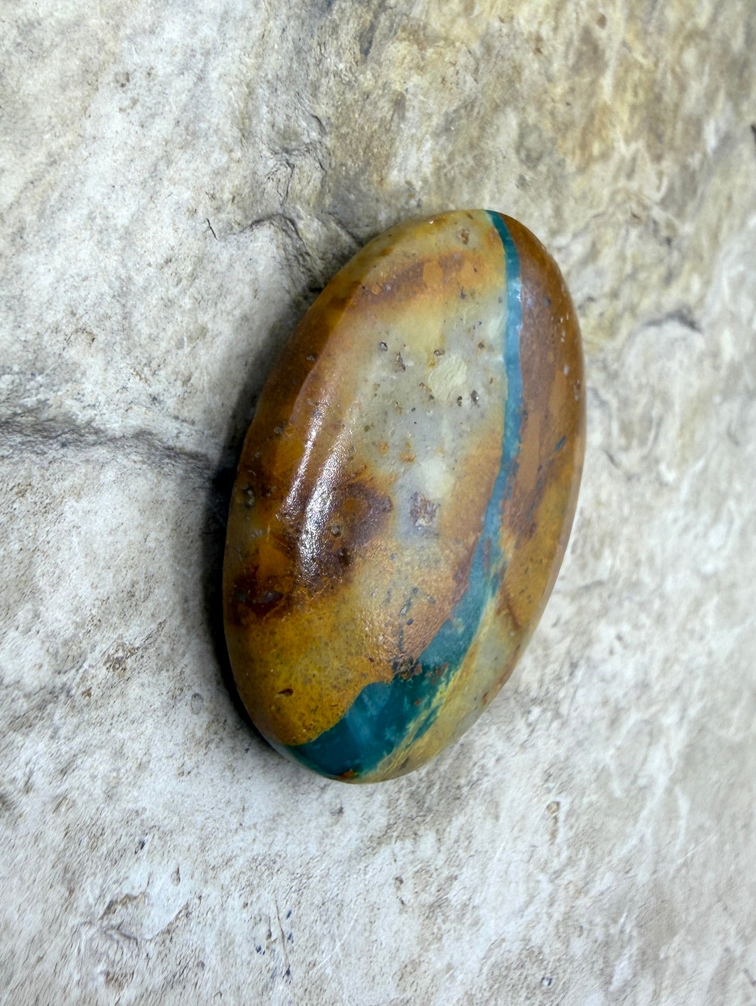 RARE Royston Ribbon Turquoise (NV) 24x32mm Oval Focal Bead