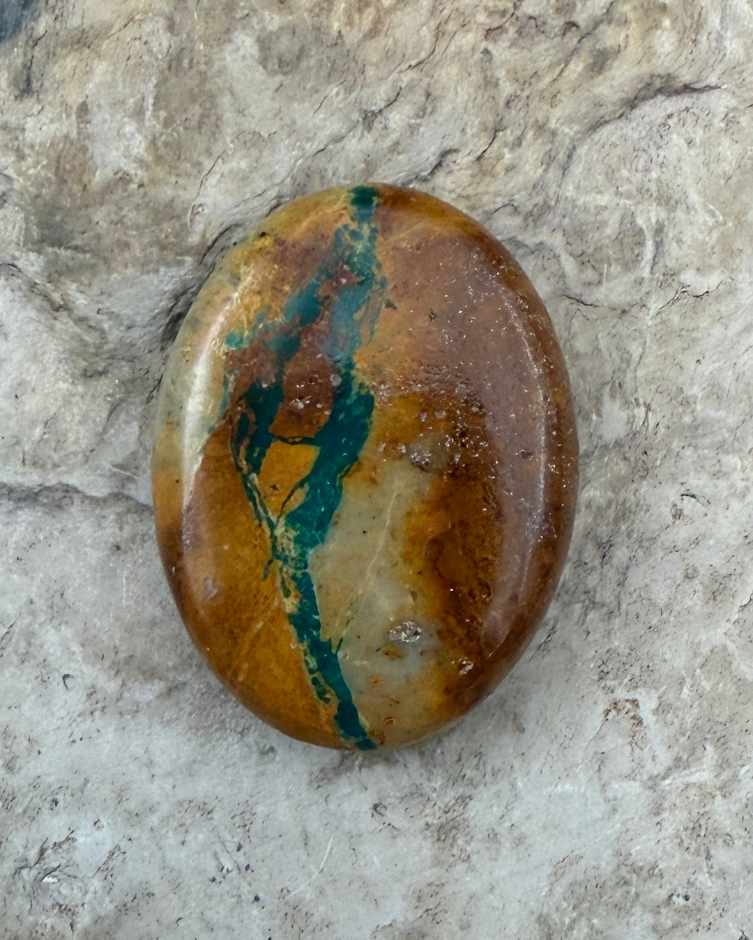 RARE Royston Ribbon Turquoise (NV) 24x32mm Oval Focal Bead