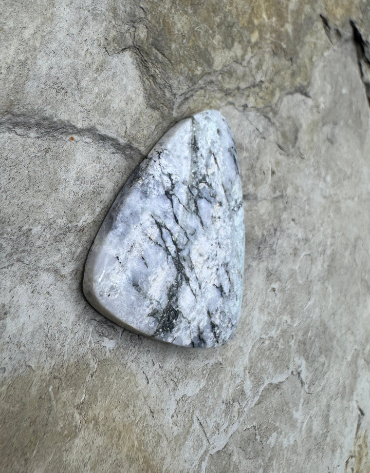 RARE White Buffalo (Arizona) Focal Pendant Bead 26x33mm
