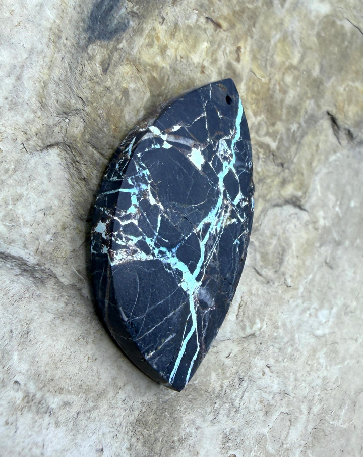 Sierra Nevada Ribbon Turquoise (Nevada) Focal Pendant Bead