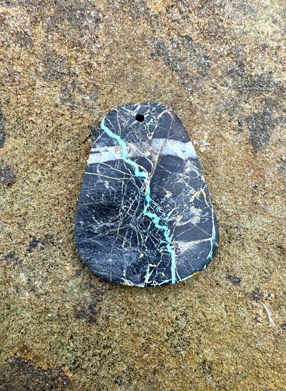 Sierra Nevada Ribbon Turquoise (Nevada) Focal Pendant Bead